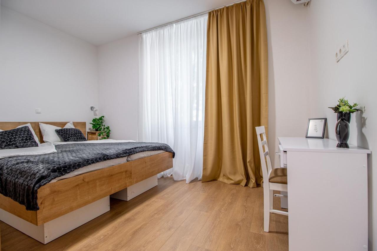 Apartments Euphoria East غييكا المظهر الخارجي الصورة