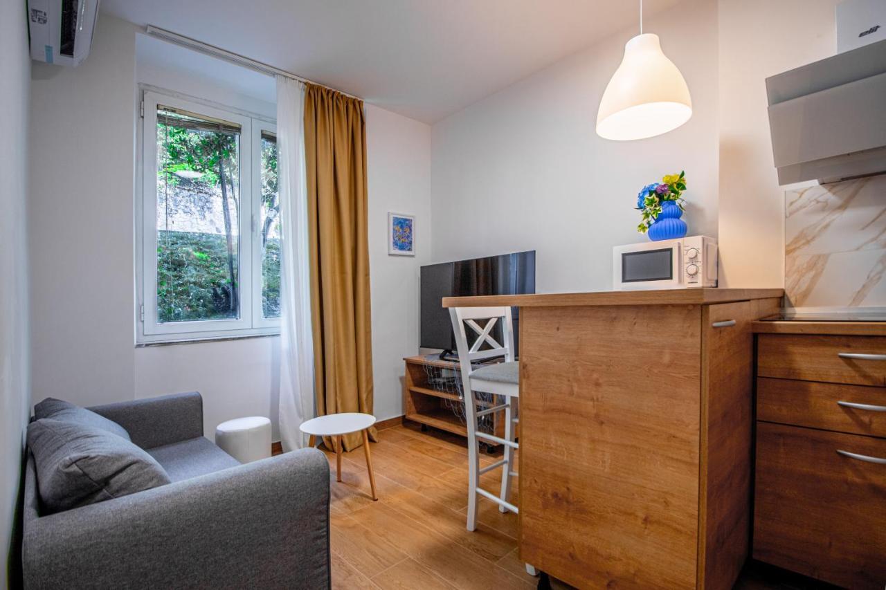 Apartments Euphoria East غييكا المظهر الخارجي الصورة